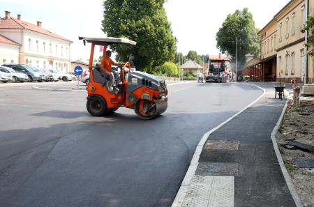 ASFALTIRANJE LJUBLJANSKE CESTE 11 FOTO LJUBO VUKELIČ